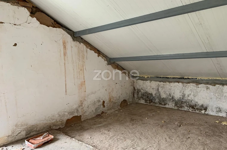 Moradia T9 para Venda em Serra e Junceira Foto 31