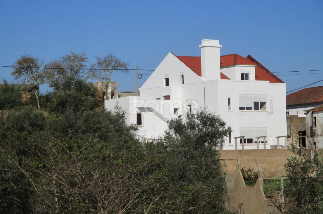 Moradia T9 para Venda em Serra e Junceira Foto 1