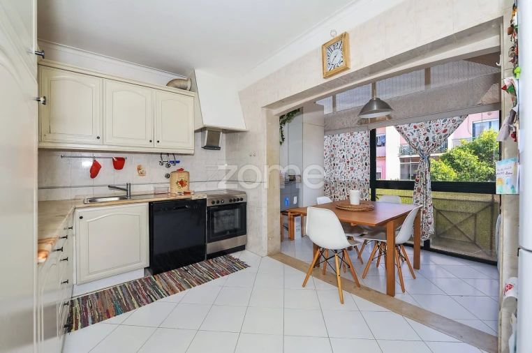 Apartamento T4 para Venda em Alcabideche Foto 7