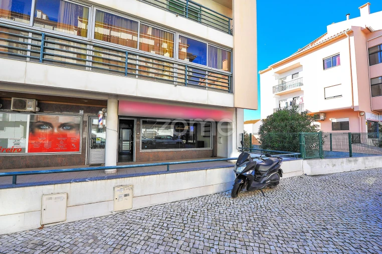 Negócio para Arrendamento em Carcavelos e Parede Foto 17