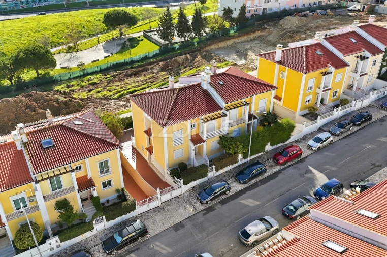 Moradia T5 para Venda em São Domingos de Rana Foto 57