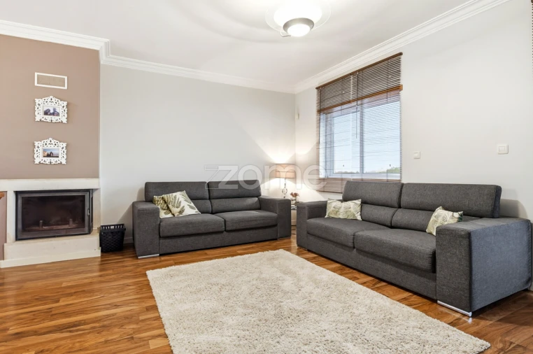 Moradia T5 para Venda em São Domingos de Rana