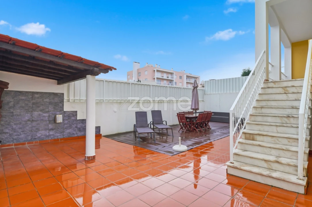 Moradia T5 para Venda em São Domingos de Rana Foto 47