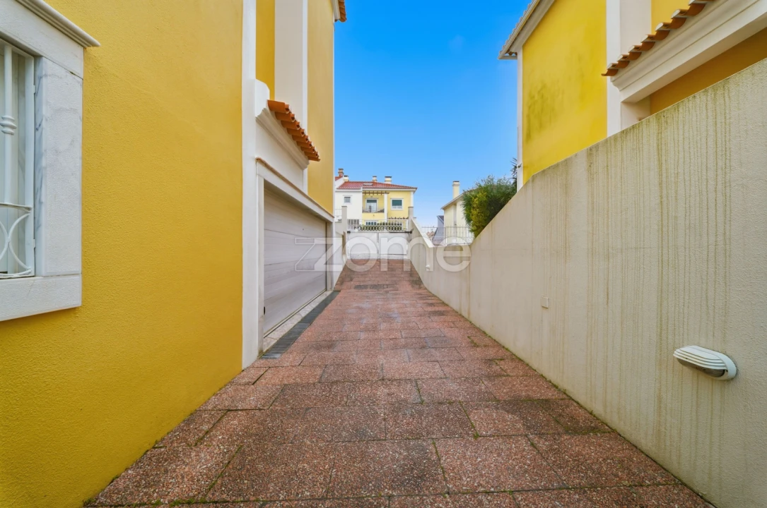 Moradia T5 para Venda em São Domingos de Rana Foto 52