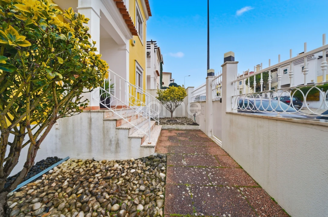 Moradia T5 para Venda em São Domingos de Rana Foto 53