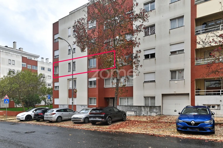 Apartamento T3 para Venda em São Domingos de Rana Foto 40