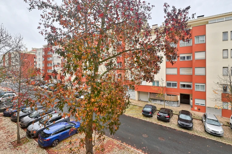 Apartamento T3 para Venda em São Domingos de Rana Foto 31