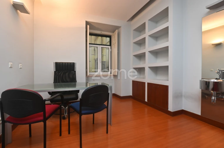 Apartamento T7 para Venda em Avenidas Novas Foto 7