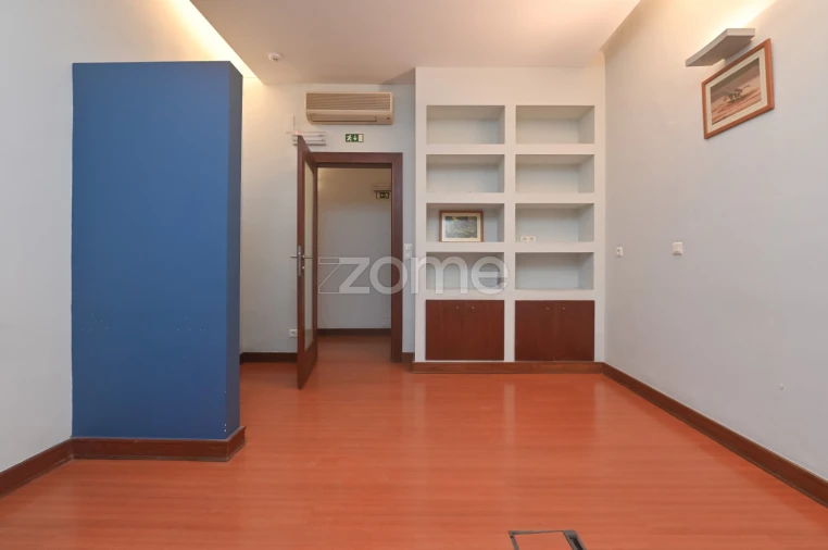 Apartamento T7 para Venda em Avenidas Novas Foto 10