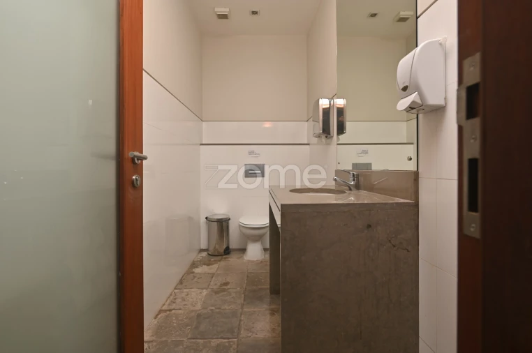 Apartamento T7 para Venda em Avenidas Novas Foto 13