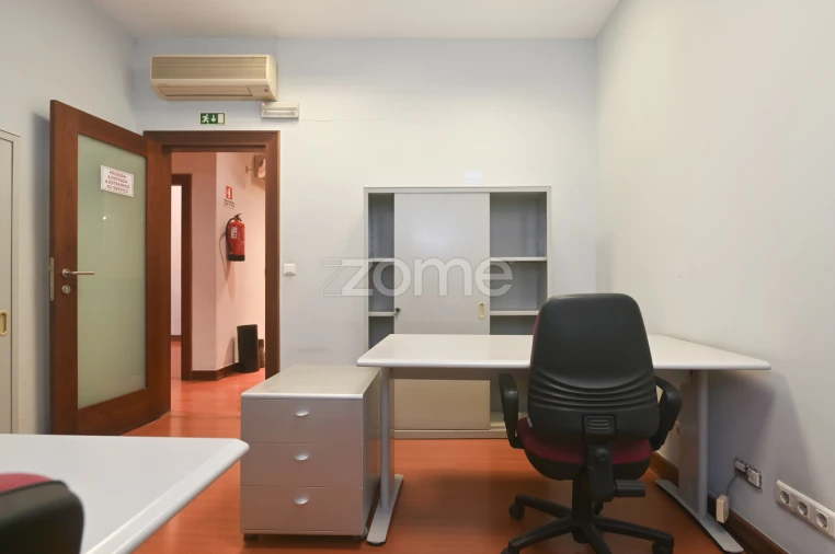 Apartamento T7 para Venda em Avenidas Novas Foto 24