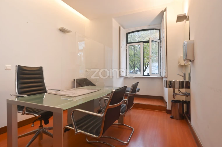 Apartamento T7 para Venda em Avenidas Novas Foto 25