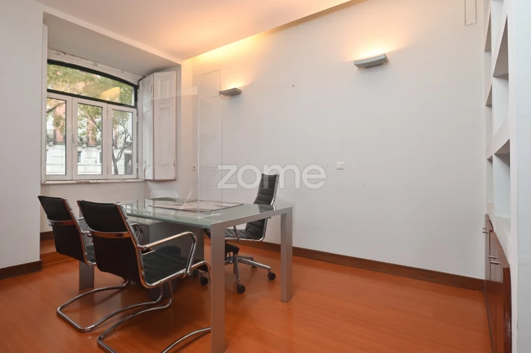 Apartamento T7 para Venda em Avenidas Novas Foto 27