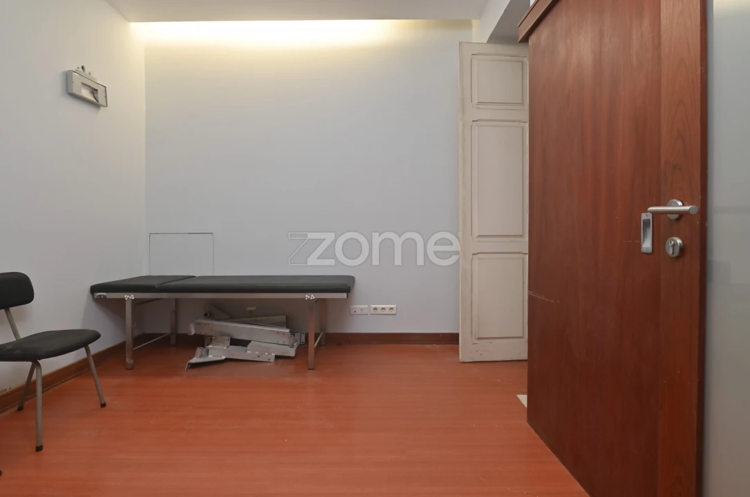 Apartamento T7 para Venda em Avenidas Novas Foto 4