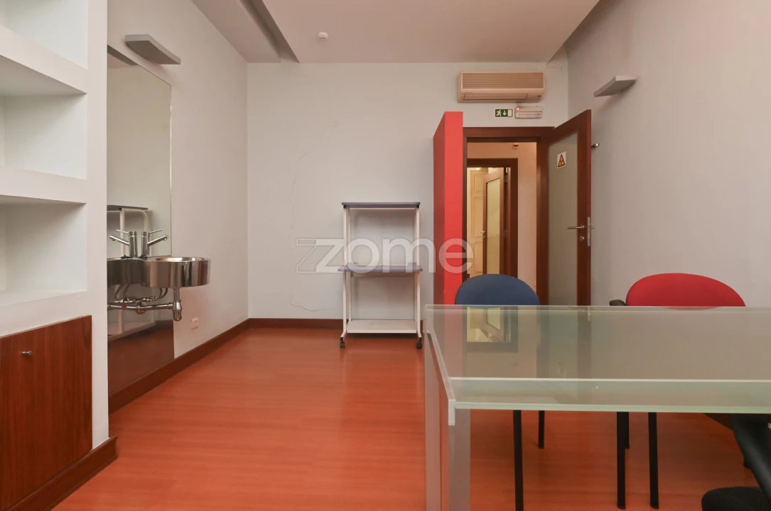 Apartamento T7 para Venda em Avenidas Novas Foto 8