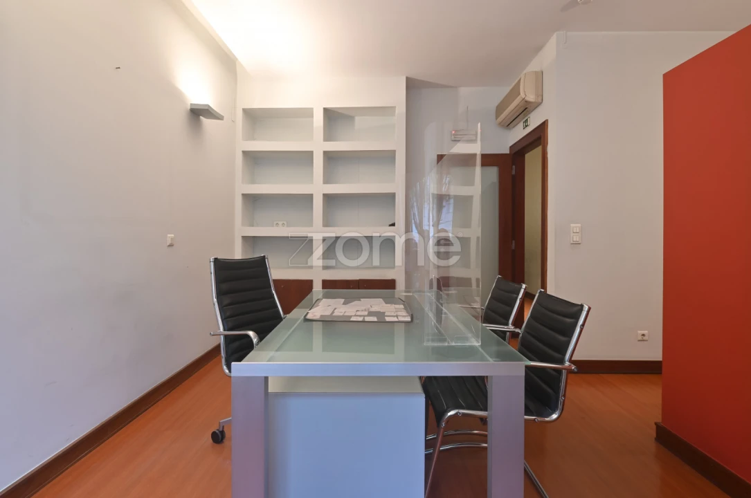 Apartamento T7 para Venda em Avenidas Novas Foto 29
