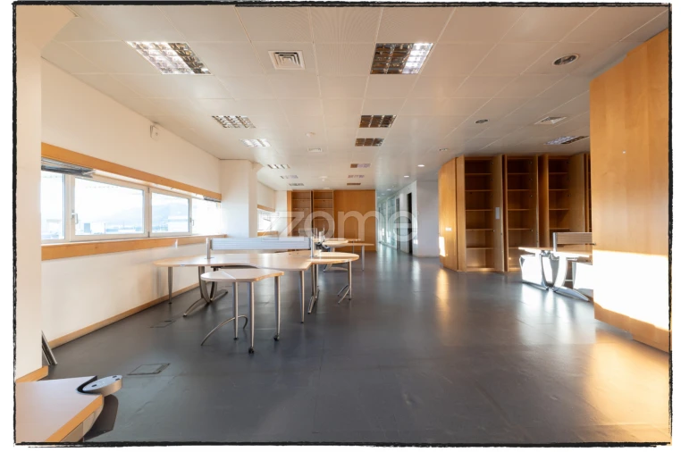 Escritório para Arrendamento em Santa Maria e São Miguel, São Martinho, São Pedro Penaferrim Foto 4