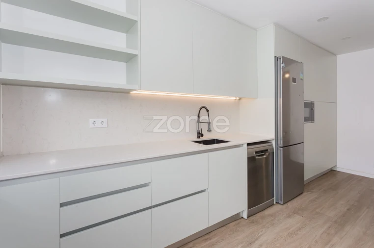 Moradia T3 para Venda em Carcavelos e Parede Foto 5