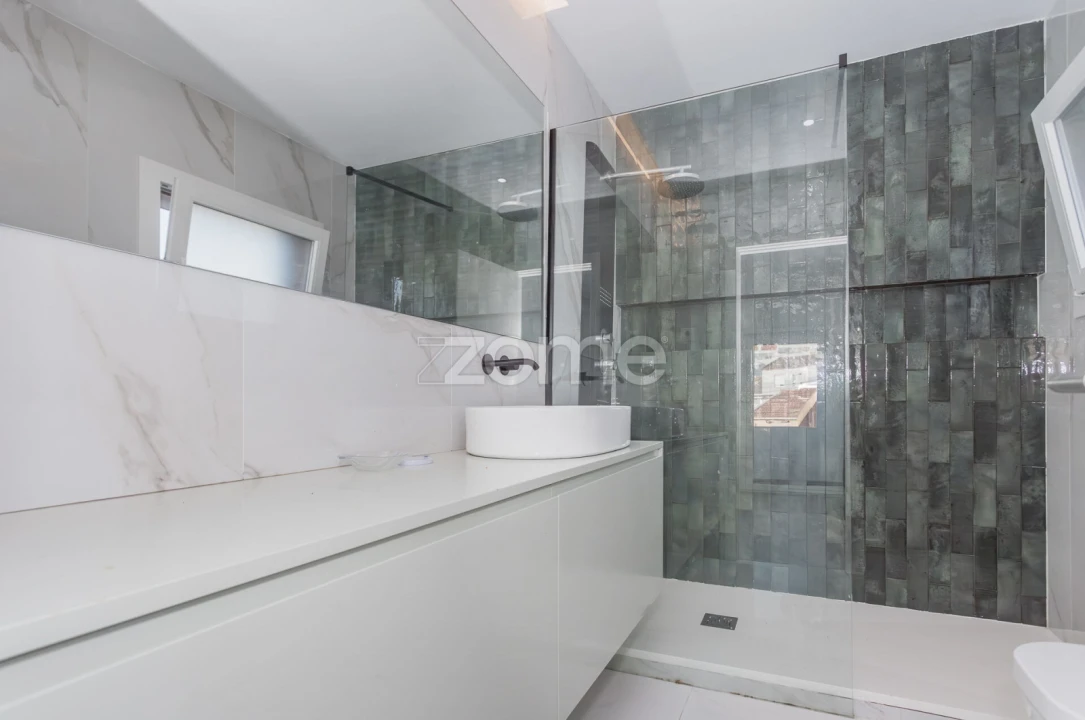 Moradia T3 para Venda em Carcavelos e Parede Foto 12