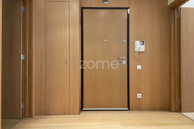 Apartamento T2 para Arrendamento em Venteira Foto 3