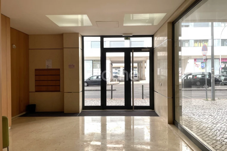 Apartamento T2 para Arrendamento em Venteira Foto 2