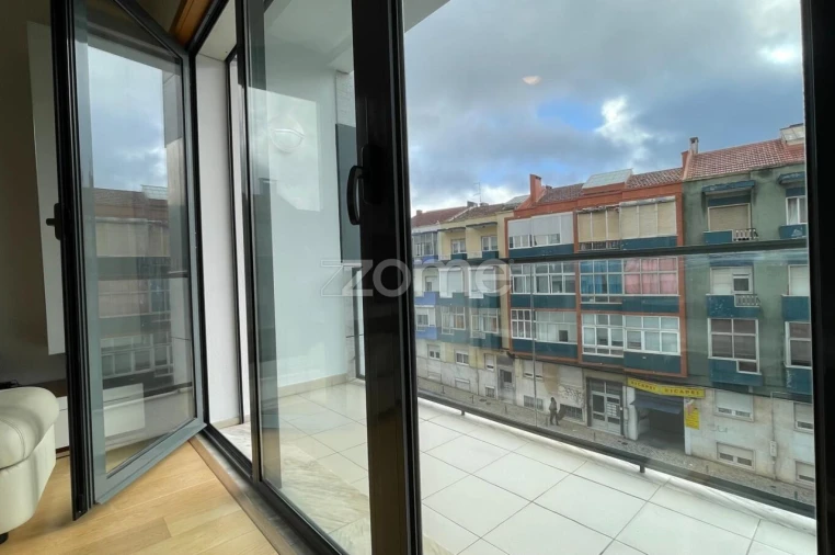 Apartamento T2 para Arrendamento em Venteira Foto 9