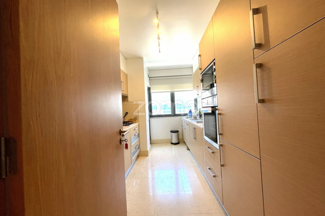 Apartamento T2 para Arrendamento em Venteira Foto 4