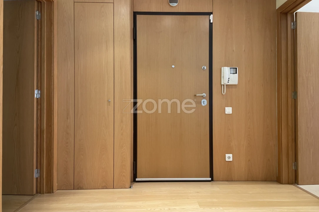 Apartamento T2 para Arrendamento em Venteira Foto 3