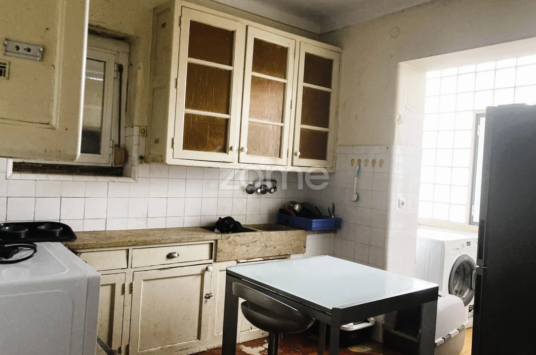 Apartamento T4 para Venda em Campolide Foto 6