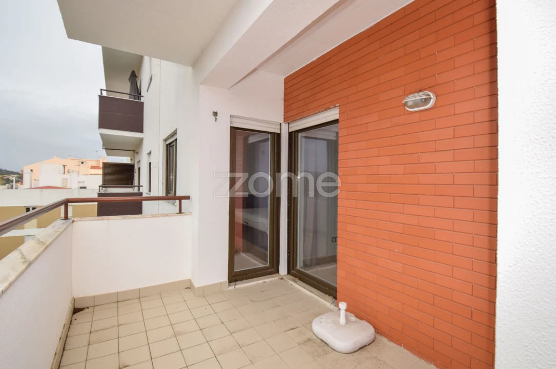 Apartamento T4 para Arrendamento em Santa Maria, São Pedro e Matacães Foto 1