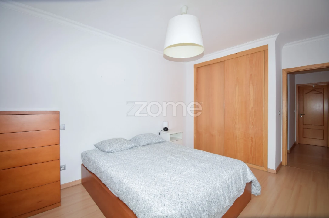 Apartamento T4 para Arrendamento em Santa Maria, São Pedro e Matacães Foto 24