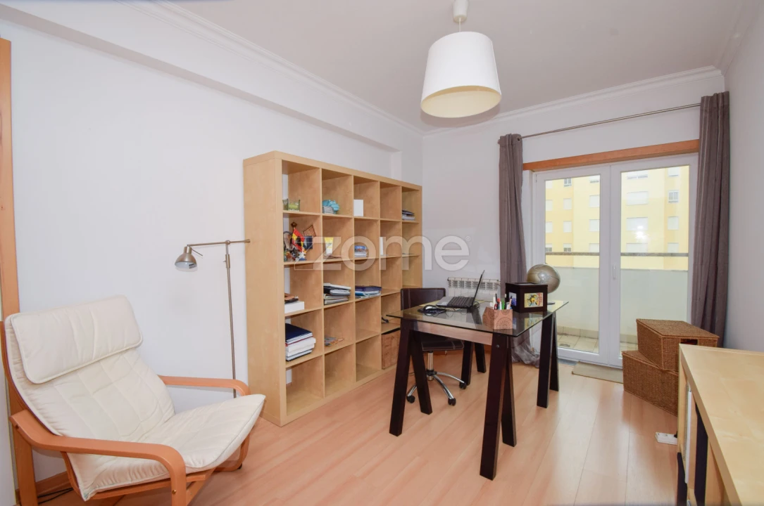 Apartamento T4 para Arrendamento em Santa Maria, São Pedro e Matacães Foto 26