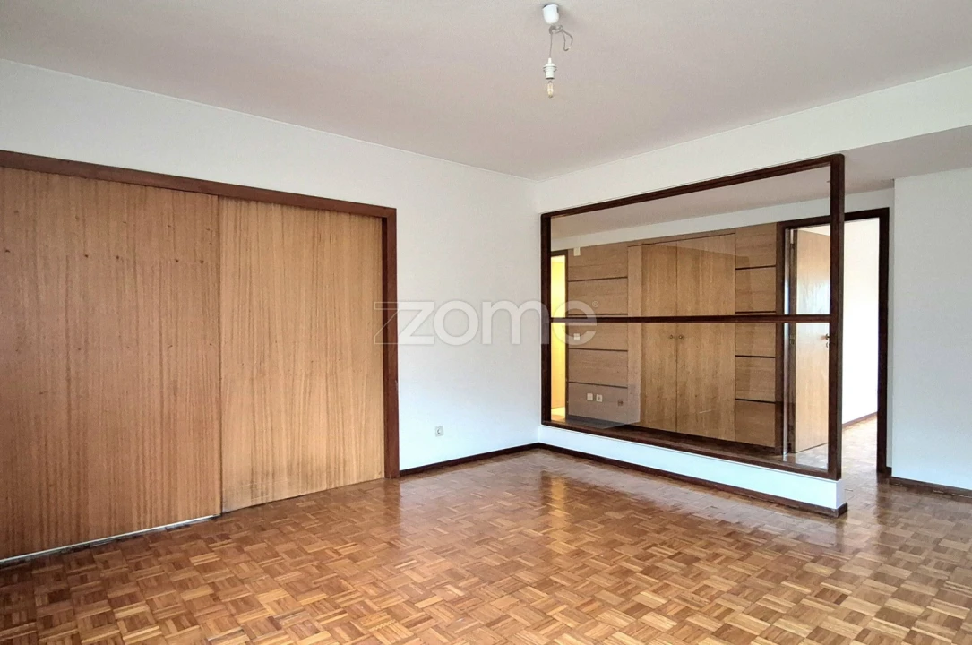Apartamento T3 para Arrendamento em Alfragide Foto 3