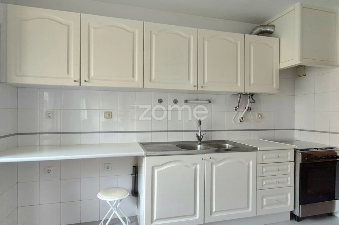 Apartamento T3 para Arrendamento em Alfragide Foto 7