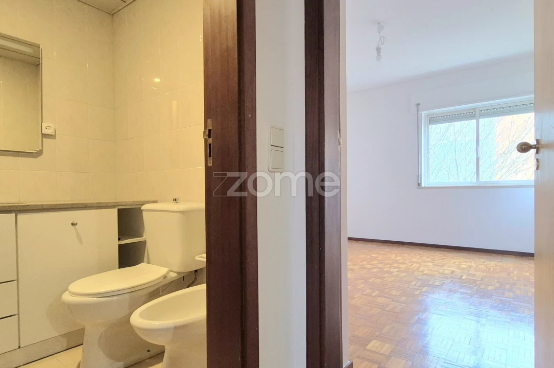 Apartamento T3 para Arrendamento em Alfragide Foto 13