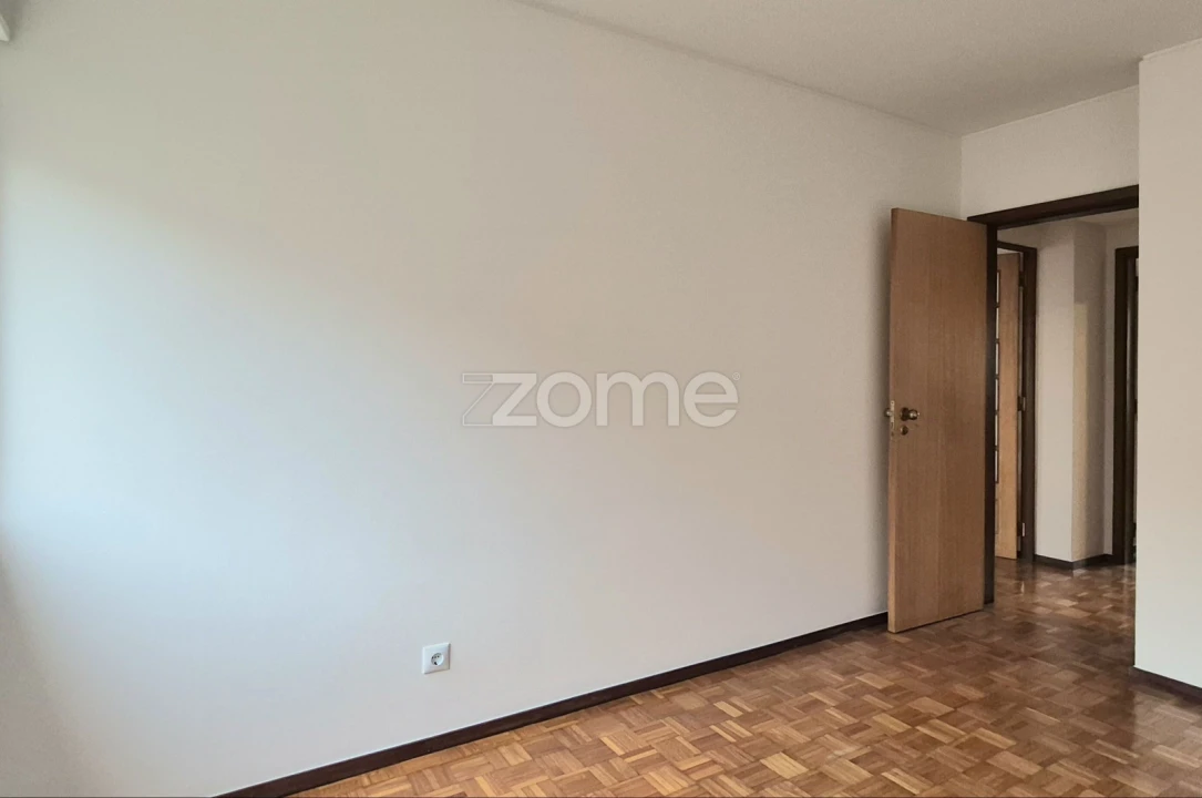 Apartamento T3 para Arrendamento em Alfragide Foto 18