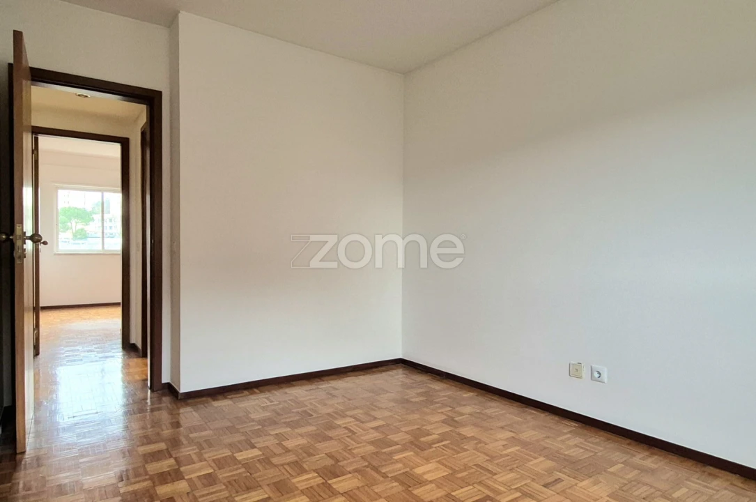 Apartamento T3 para Arrendamento em Alfragide Foto 19