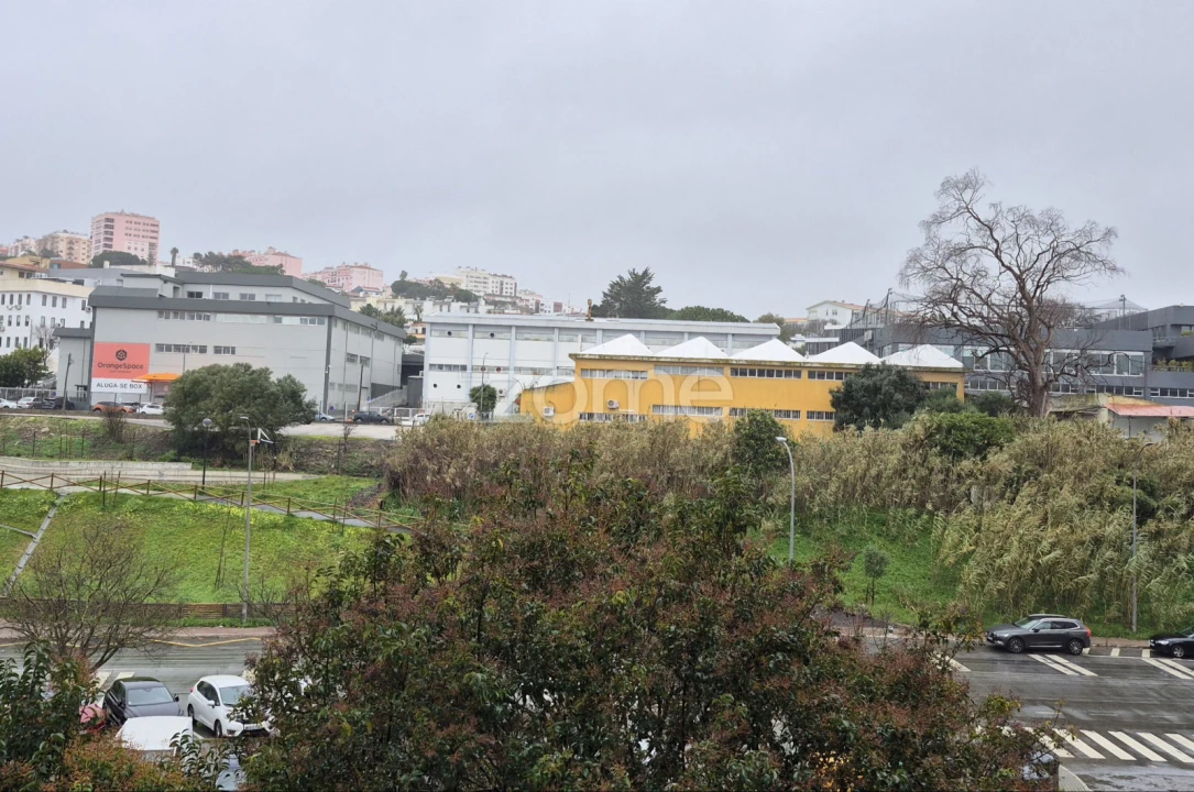 Apartamento T3 para Arrendamento em Alfragide Foto 22