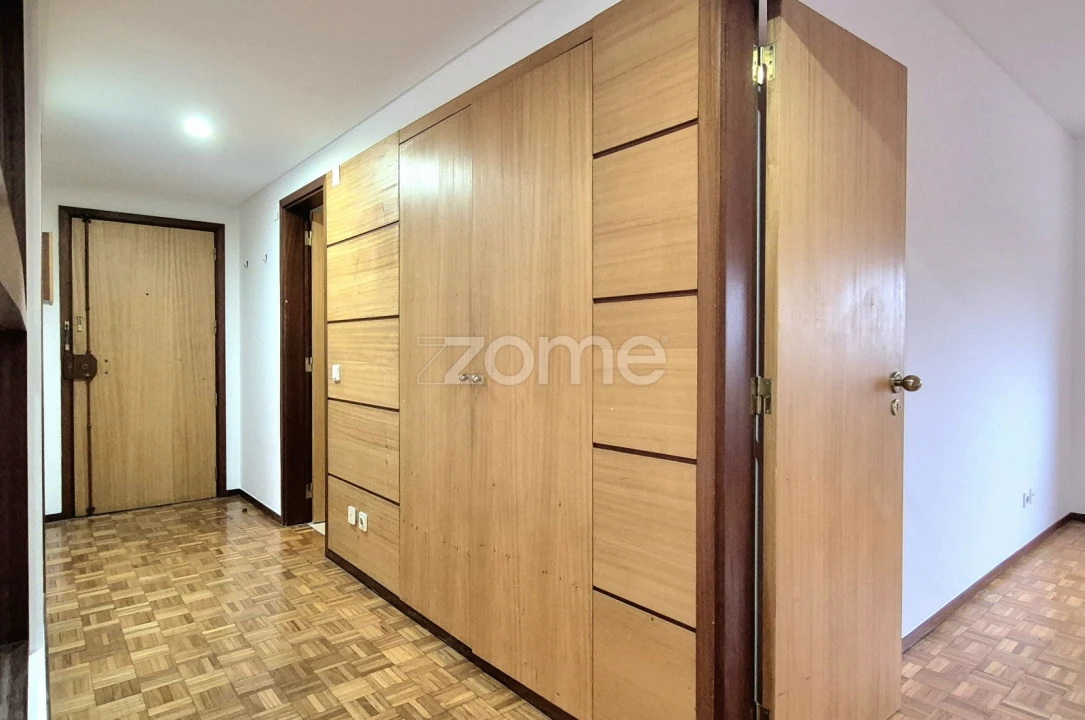 Apartamento T3 para Arrendamento em Alfragide Foto 26