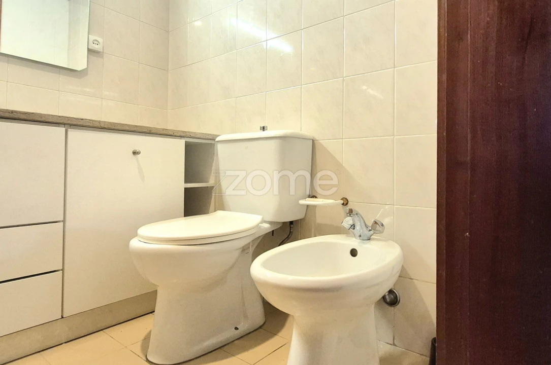 Apartamento T3 para Arrendamento em Alfragide Foto 14