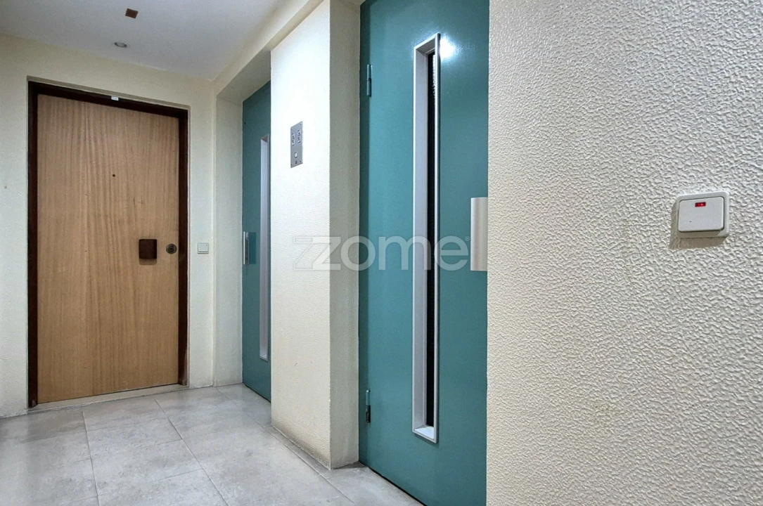 Apartamento T3 para Arrendamento em Alfragide Foto 28