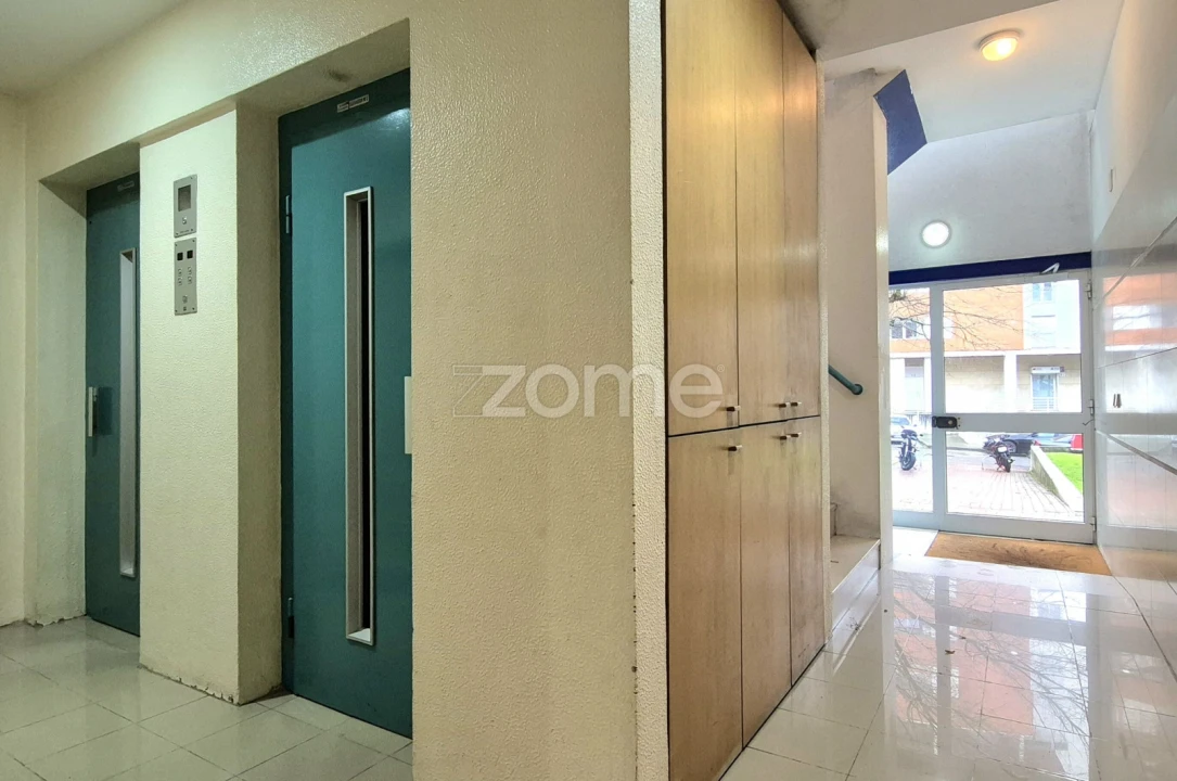 Apartamento T3 para Arrendamento em Alfragide Foto 29