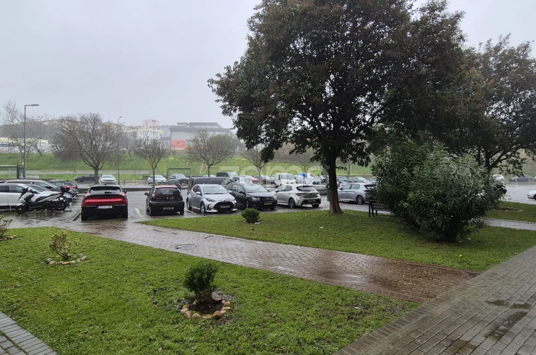 Apartamento T3 para Arrendamento em Alfragide Foto 32