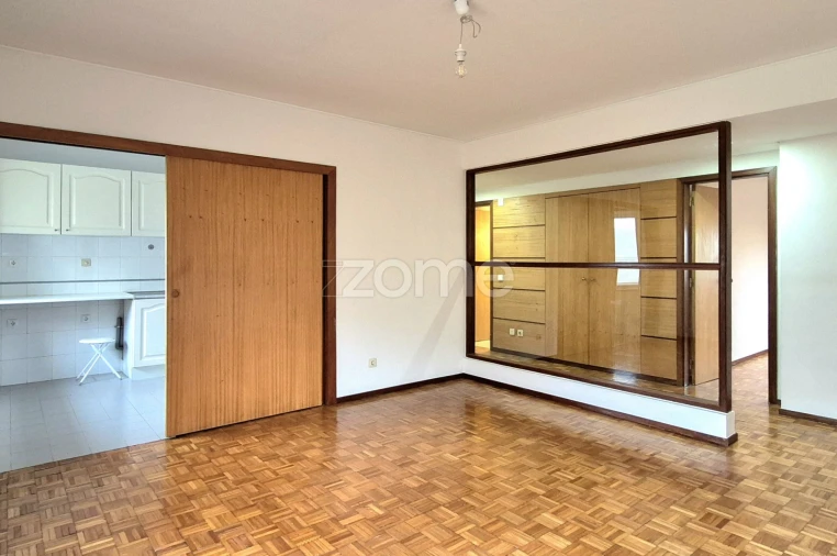 Apartamento T3 para Arrendamento em Alfragide Foto 1