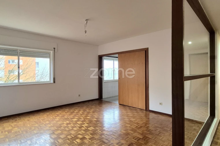 Apartamento T3 para Arrendamento em Alfragide Foto 5