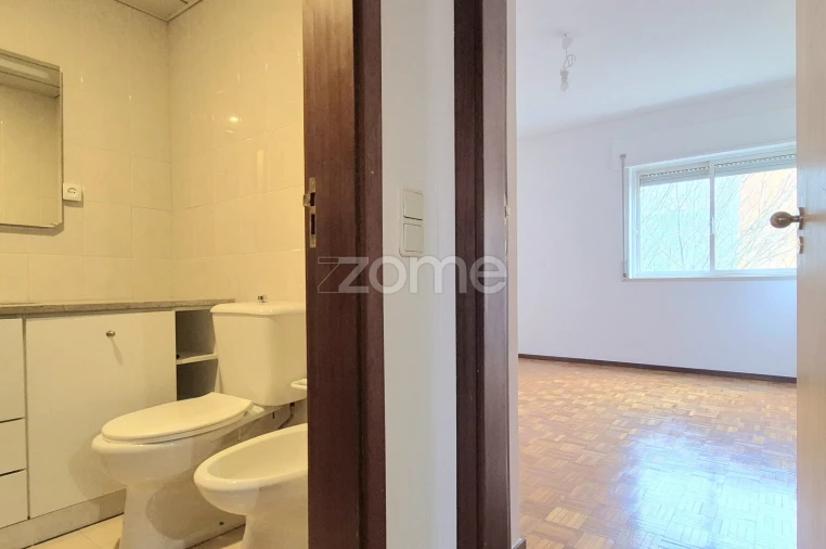 Apartamento T3 para Arrendamento em Alfragide Foto 13