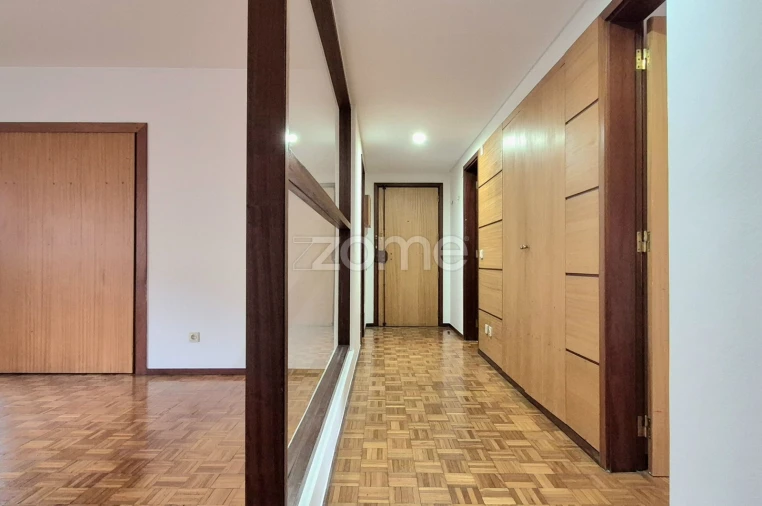 Apartamento T3 para Arrendamento em Alfragide Foto 25