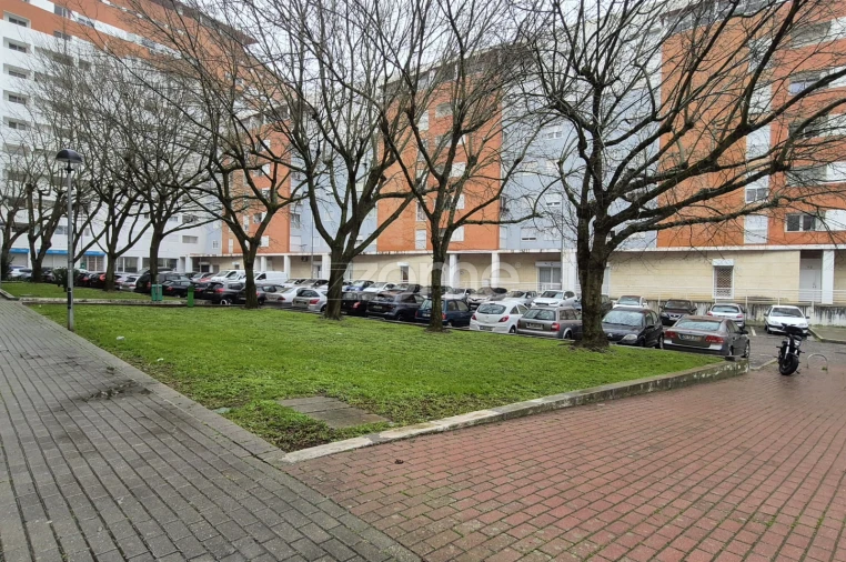 Apartamento T3 para Arrendamento em Alfragide Foto 33