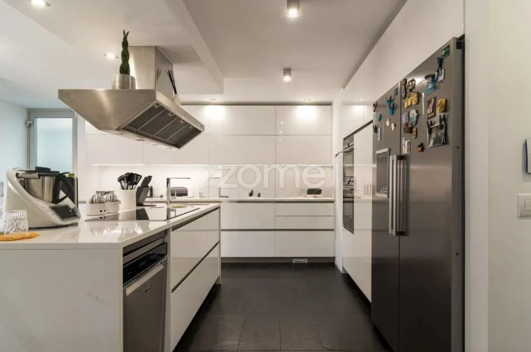 Moradia T5 para Venda em Santa Maria e São Miguel, São Martinho, São Pedro Penaferrim Foto 3