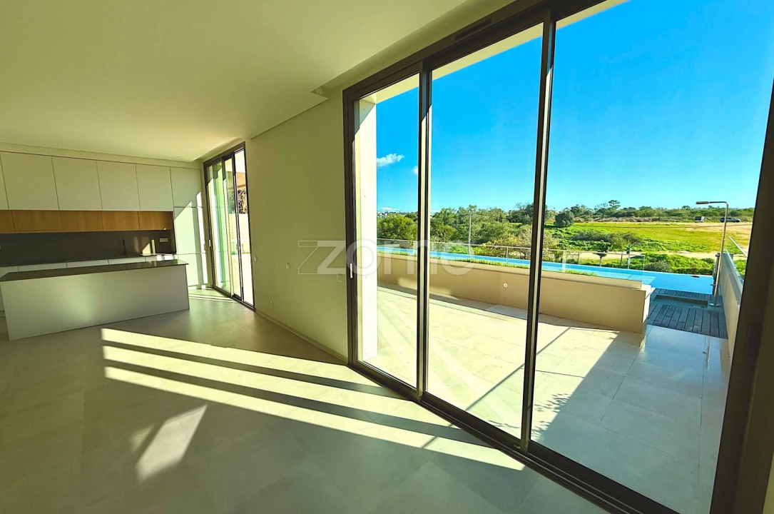 Apartamento T3 para Venda em Portimão Foto 5